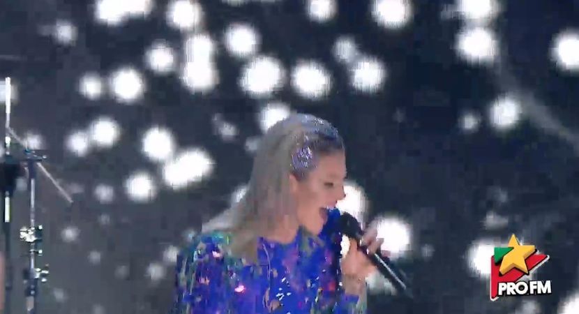 bandicam 2017-10-03 22-03-31-803 - 01 Alina scena concert