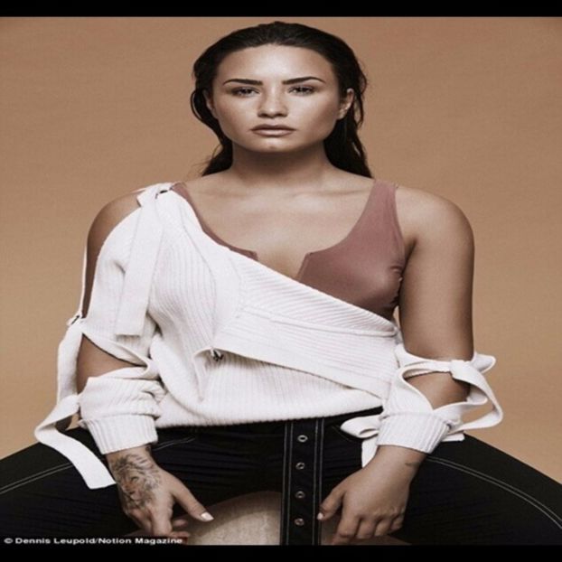 ♡ This picture was posted on 8Octombrie. - trying to be a rainbow challenge2