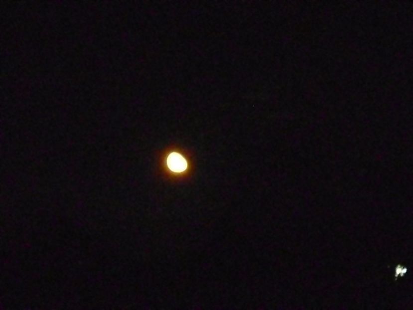 Rasarit. Luna in descrestere in Gemeni - Luna - Soarele si norii - 1