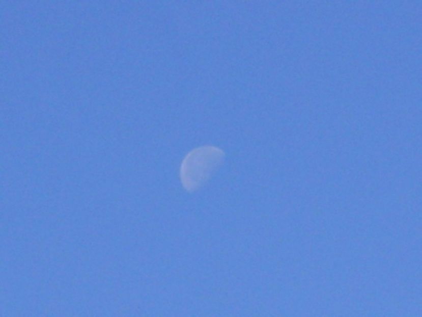 Luna in Rac, la ora amiezii - Luna - Soarele si norii - 1