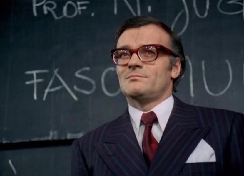 Un Comisar Acuza - Un Comisar Acuza 1974