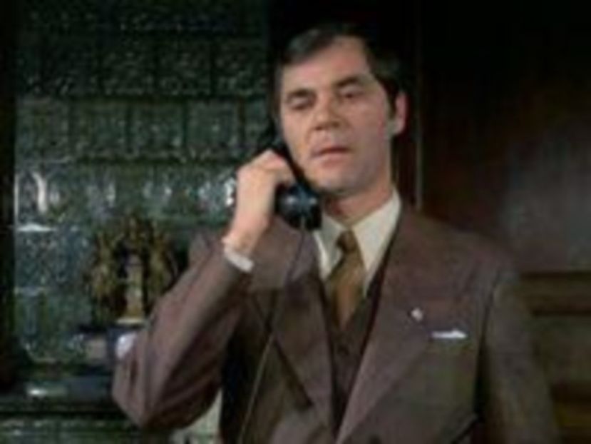 Un Comisar Acuza - Un Comisar Acuza 1974