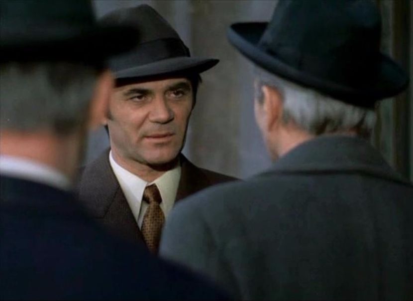 Un Comisar Acuza - Un Comisar Acuza 1974