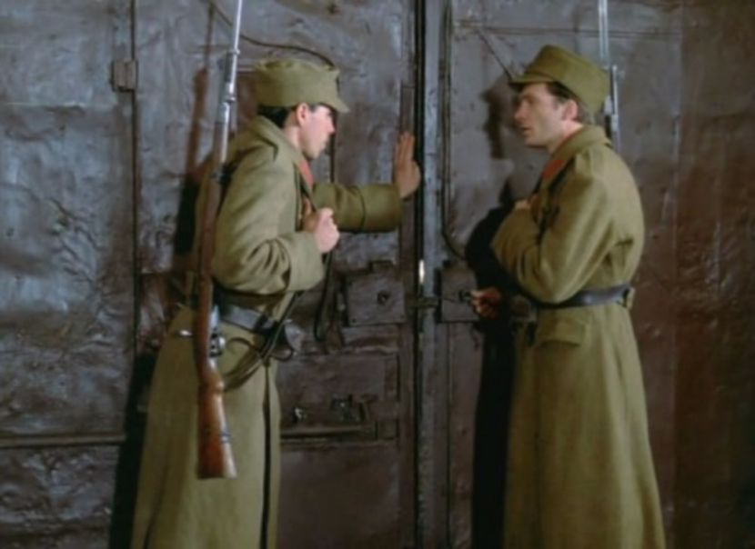 Un Comisar Acuza - Un Comisar Acuza 1974