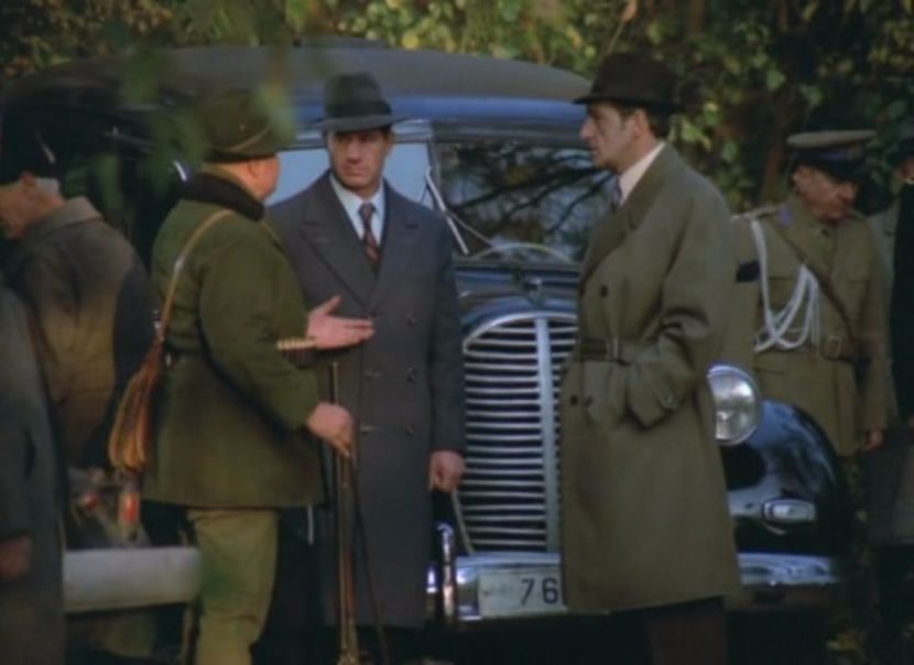 Un Comisar Acuza - Un Comisar Acuza 1974