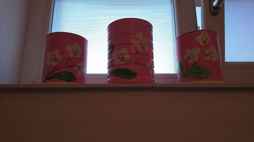 10, 15 ron/buc - Ghivece decorate manual