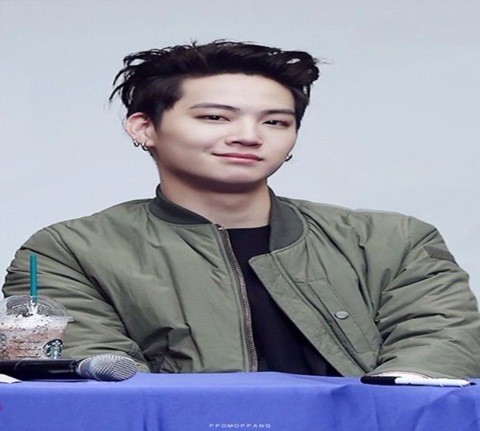 Im Jaebum as himself - Jinyoung's right hand - l Iron Crown