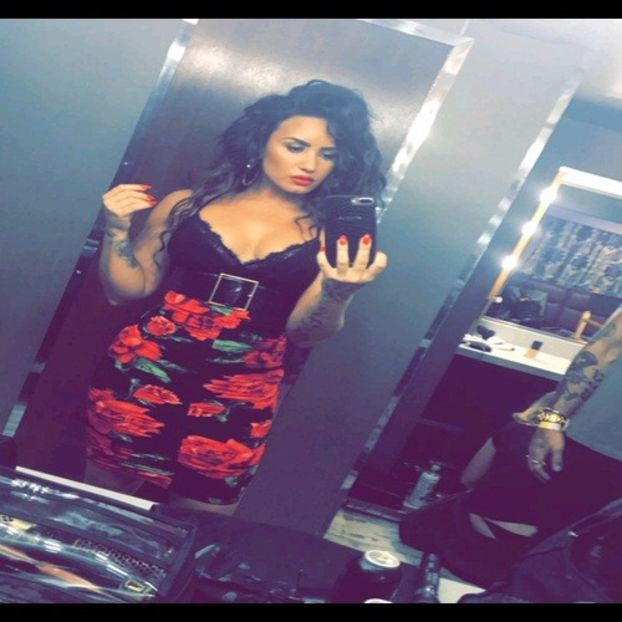 ♡ This picture was posted on 26Octombrie. - trying to be a rainbow challenge2