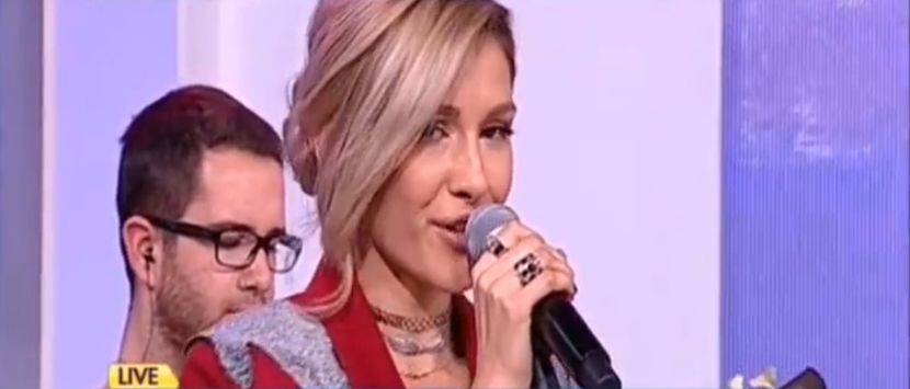 bandicam 2017-10-27 11-21-58-121 - a Alina - Ali poze noi dar puse recent - Rai da buni cantat