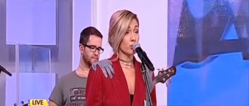 bandicam 2017-10-27 11-22-13-948 - a Alina - Ali poze noi dar puse recent - Rai da buni cantat