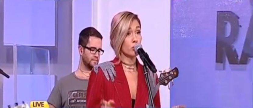 bandicam 2017-10-27 11-22-14-178 - a Alina - Ali poze noi dar puse recent - Rai da buni cantat