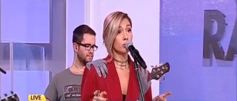 bandicam 2017-10-27 11-22-14-421 - a Alina - Ali poze noi dar puse recent - Rai da buni cantat