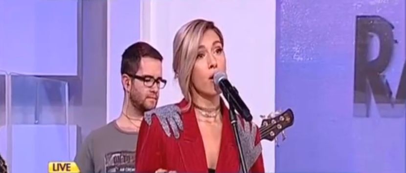 bandicam 2017-10-27 11-22-14-991 - a Alina - Ali poze noi dar puse recent - Rai da buni cantat