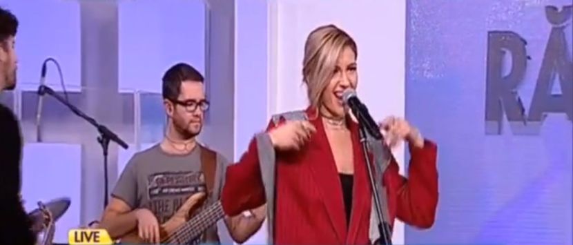 bandicam 2017-10-27 11-22-28-335 - a Alina - Ali poze noi dar puse recent - Rai da buni cantat