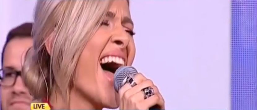 bandicam 2017-10-27 11-22-52-364 - a Alina - Ali poze noi dar puse recent - Rai da buni cantat