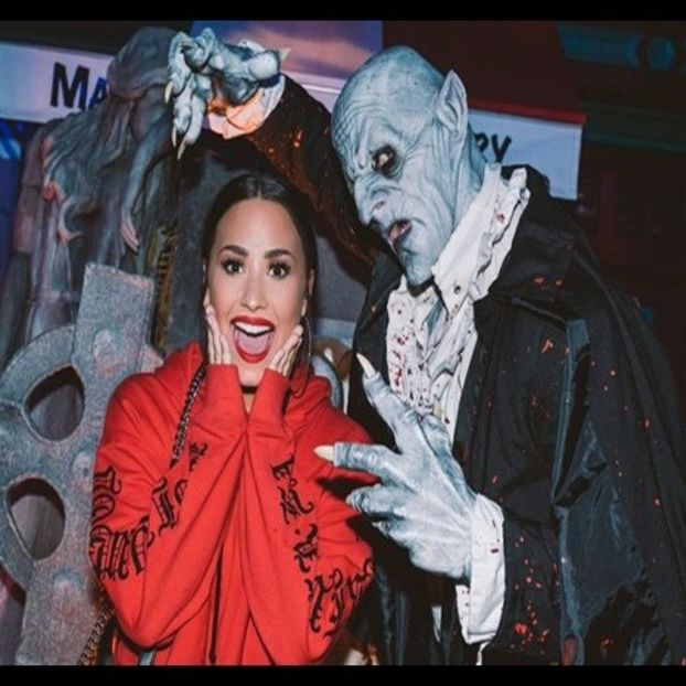 ♡ This picture was posted on 27Octombrie. - trying to be a rainbow challenge2