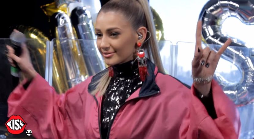 bandicam 2017-11-02 19-19-06-232 - a Alina - Ali poze noi dar puse recent 13