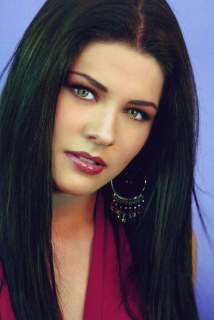 Alejandra Lazcano (1) - Acorralada