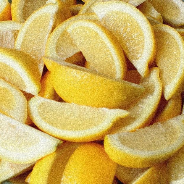 îmi plac lămâile la nebunie. - none of this feels real