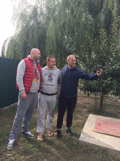 received_123033791732868 - prietenii mei