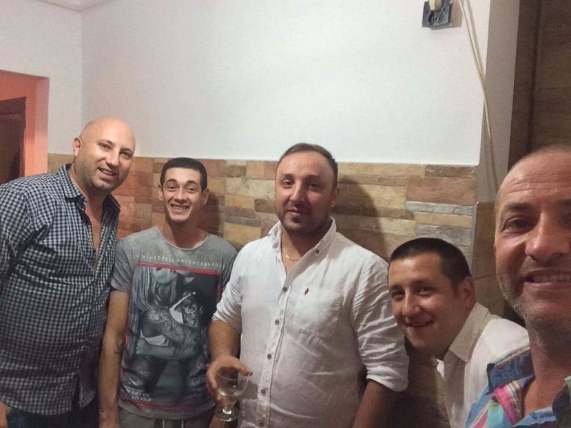 received_1553105898084560 - prietenii mei