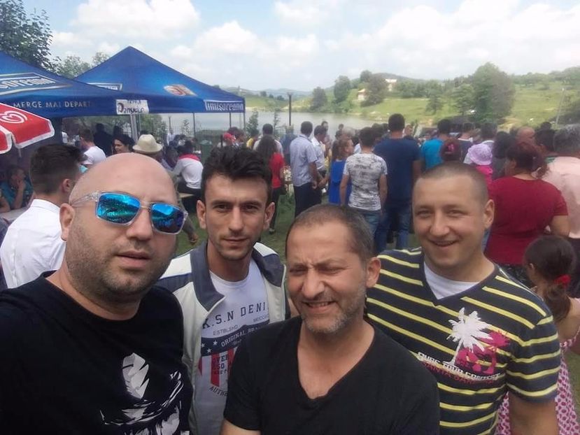 received_1448015945260223 - prietenii mei