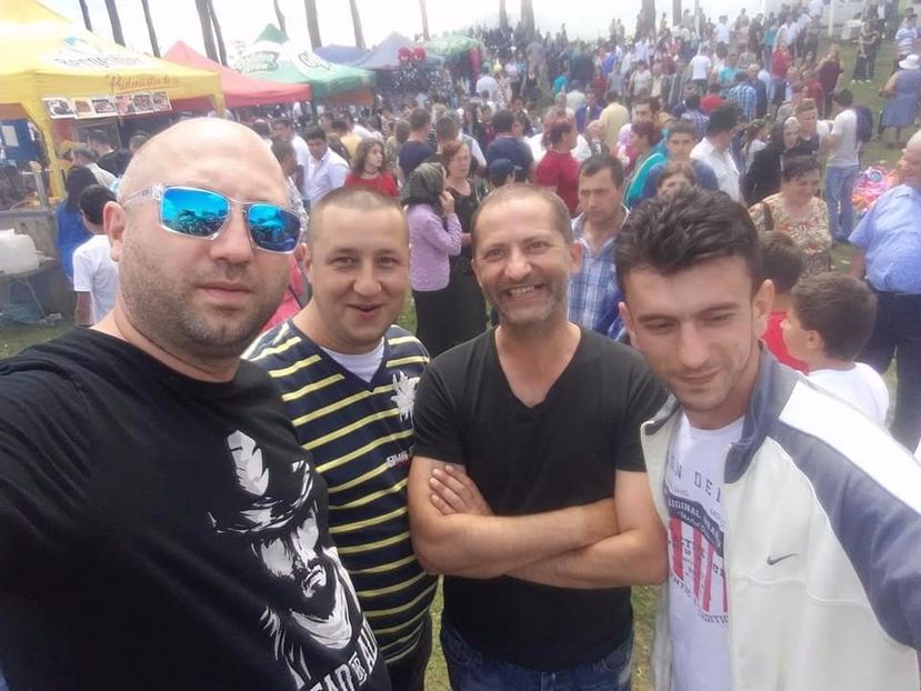 received_1448016131926871 - prietenii mei