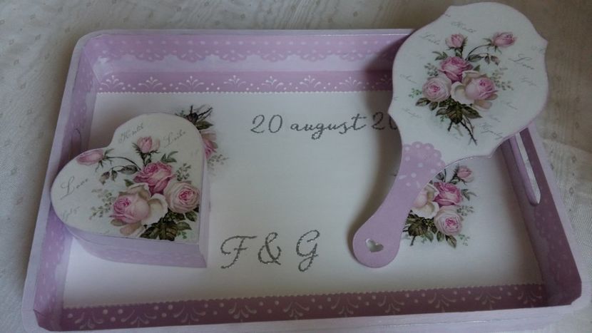  - 0 -- DECOUPAGE SI ALTE LUCRURI