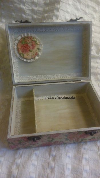  - 0 -- DECOUPAGE SI ALTE LUCRURI