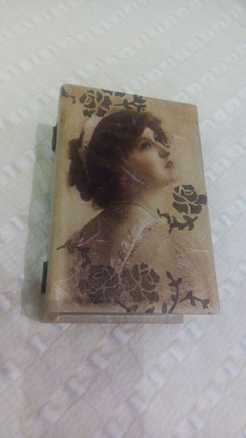  - 0 -- DECOUPAGE SI ALTE LUCRURI