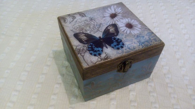  - 0 -- DECOUPAGE SI ALTE LUCRURI