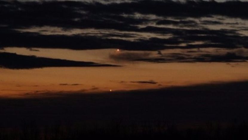 Venus si Jupiter, conjunctie in Scorpion - Luna - Soarele si norii - 1