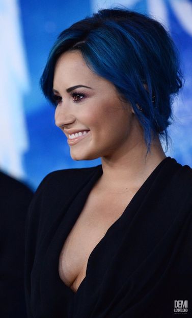  - DEMI LOVATO LA WALT DISNEY FROZEN PREMIERE