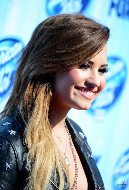  - DEMI LOVATO LA FOX AMERICAN IDOL FINAL