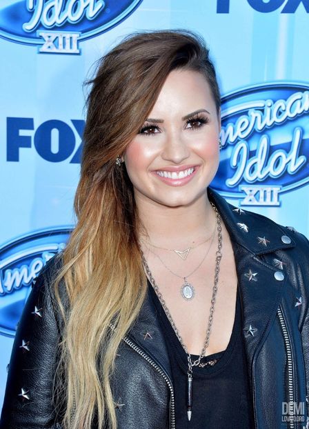  - DEMI LOVATO LA FOX AMERICAN IDOL FINAL