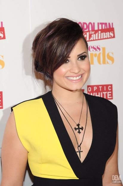  - DEMI LOVATO LA COSMOPOLITAN FAN FEARLESS LATINA AWARDS