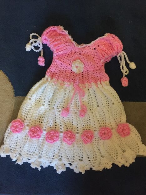 0807CA60-3807-42DE-820F-8984256371F7 - Haine și jucării lucrate manual