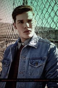Dom (23) - Dominic Sherwood