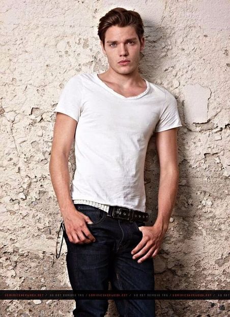 Dom (54) - Dominic Sherwood