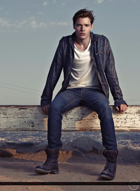 Dom (57) - Dominic Sherwood