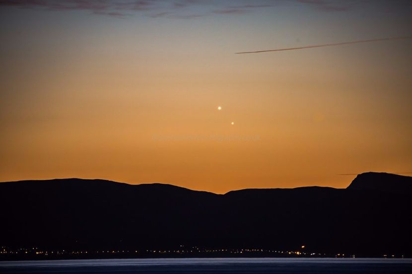 Venus si Jupiter, conjunctie in Scorpion - Luna - Soarele si norii - 1