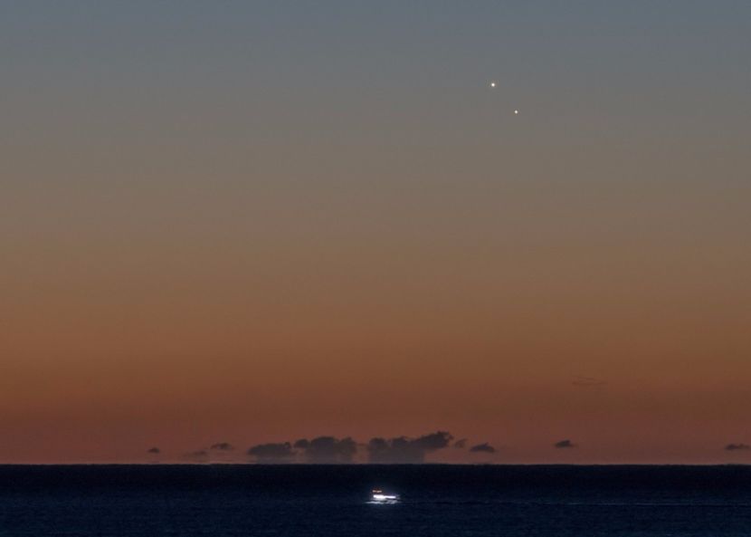 Venus si Jupiter, conjunctie in Scorpion - Luna - Soarele si norii - 1