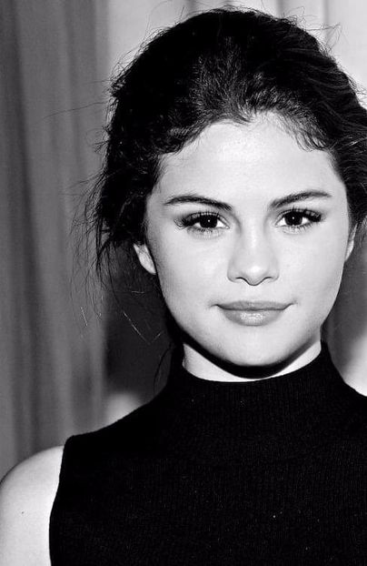  - selena2