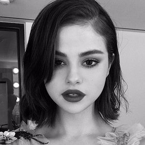  - selena2