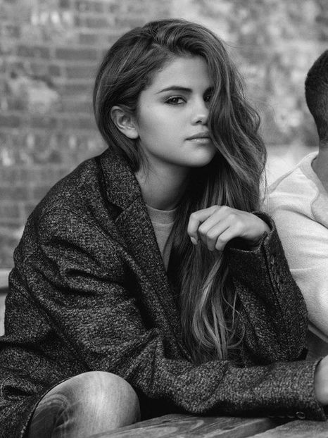 4bb5543edc87fc0ab6a669652ff8fa9c - selena2