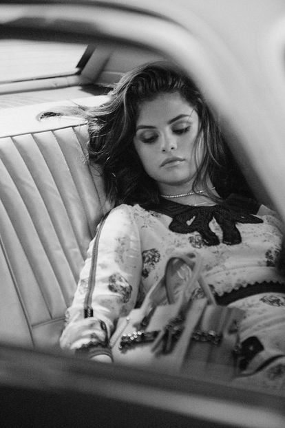 d6f5b1abfe40c258533a65d3f233cd63 - selena2