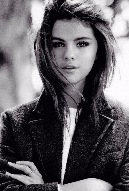 dd1ad23e671e12949662061c5cbc45f7 - selena2
