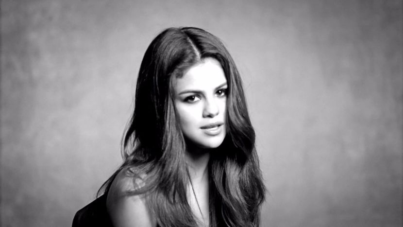 50-19 - selena2