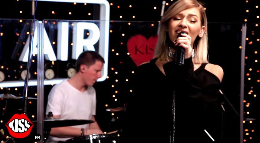 bandicam 2017-11-24 10-29-25-168 - Kiss FM