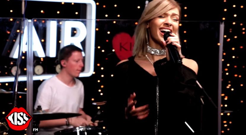 bandicam 2017-11-24 10-29-25-509 - Kiss FM